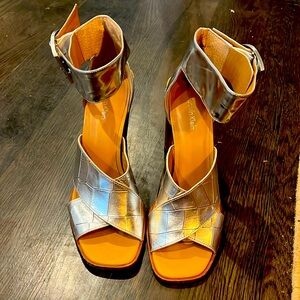 CALVIN KLEIN ALIVIA METALLIC HIGH HEEL